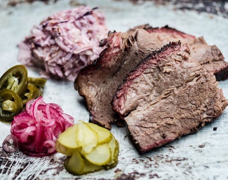 Roots BBQ: středotexaské barbecue nově na Letné