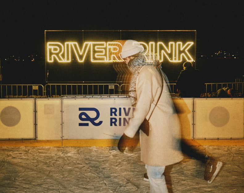 River Rink - Lední kluziště s après skate barem v Karlíně