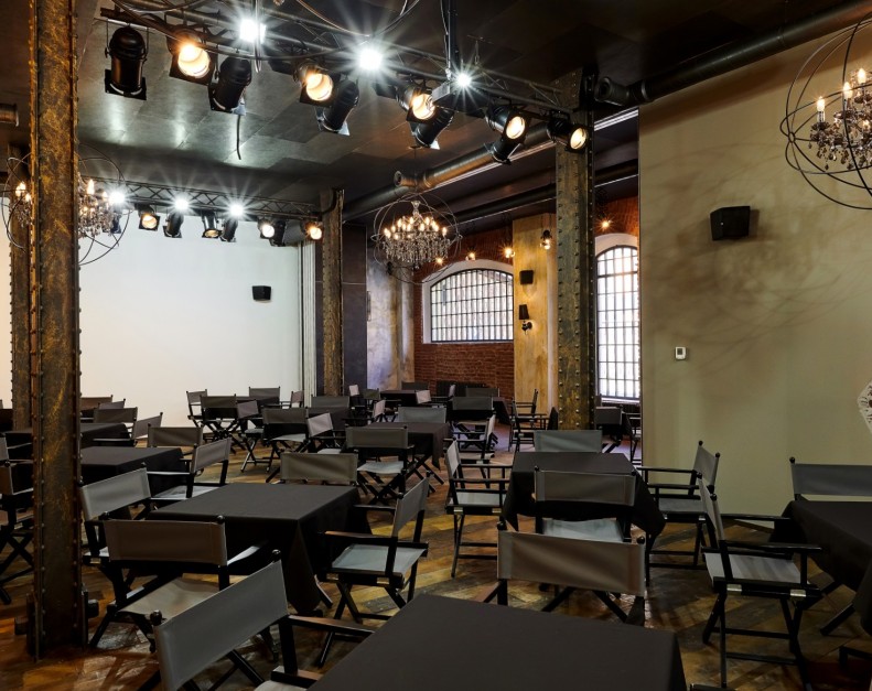 Trendy v eventech 2025 – hybridní eventy, zážitkový design a top prostory v Praze