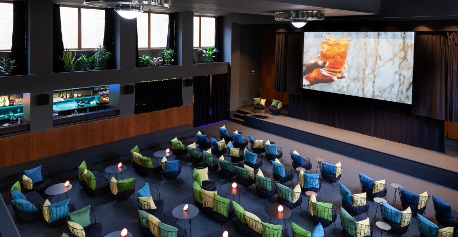 Dům Radost: Funkcionalistický prostor butikového kina s vlastním barem