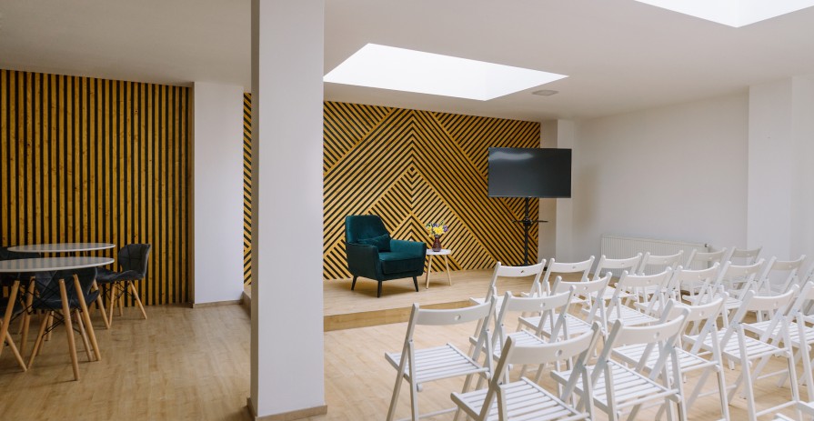 Stylish space for smaller workshops and seminars, Letná