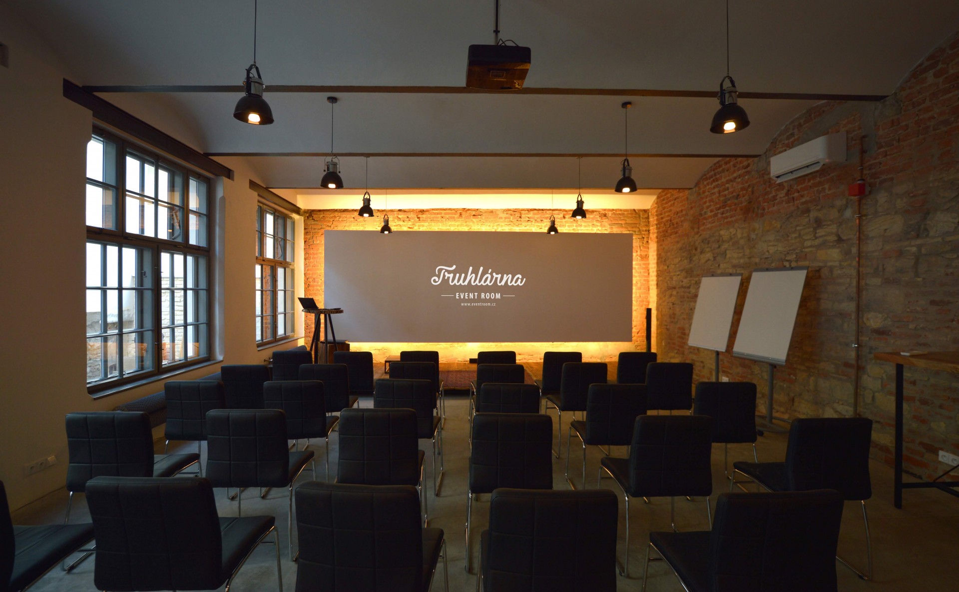 Space for seminars in Karlín