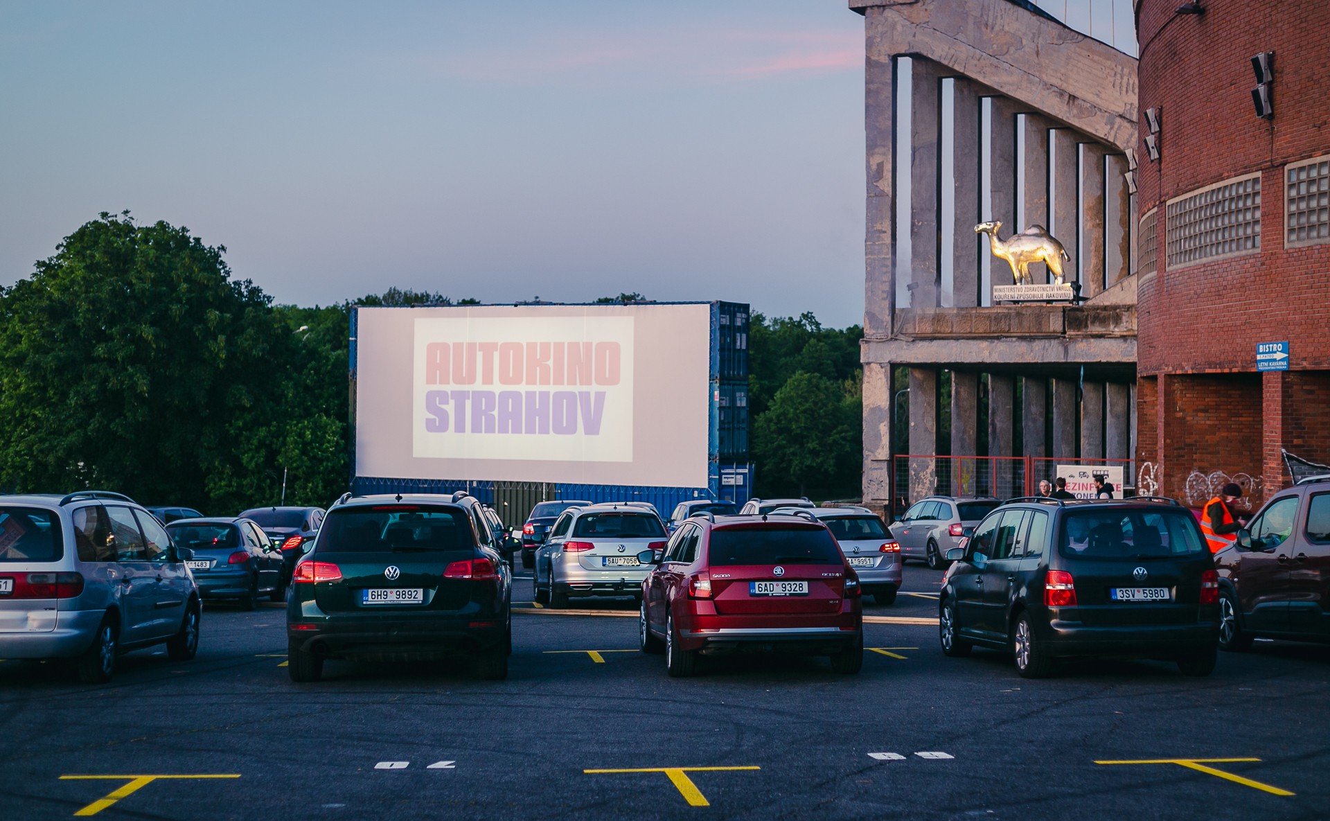 Car cinema for events