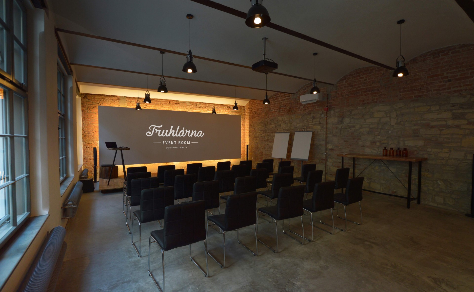 Space for seminars in Karlín