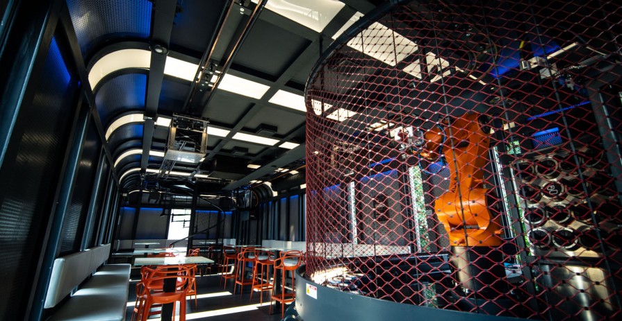 Roboticka vinárna Cyberdog na firemní akce
