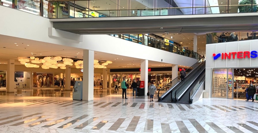 Retail Space or Kiosk Spot for Lease in OC Varyáda