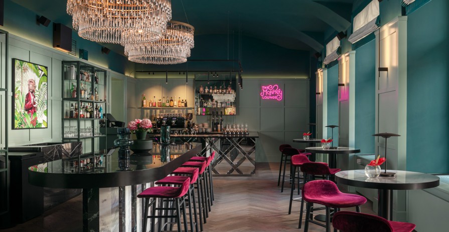 Barevný designový bar na firemní akce v centru Prahy - formou minimální konzumace