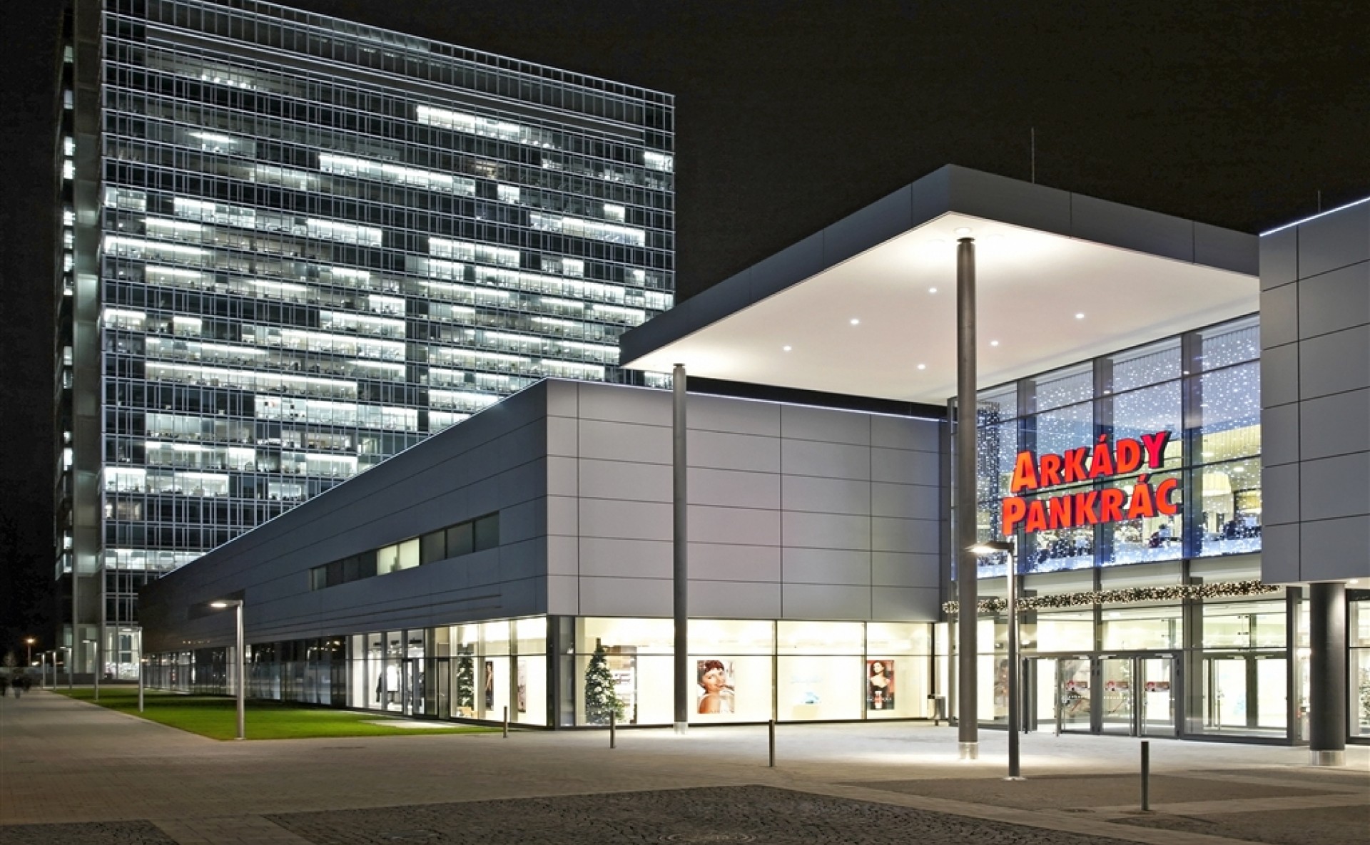 Pronájem stánku v OC Arkády Panrkác Praha 4