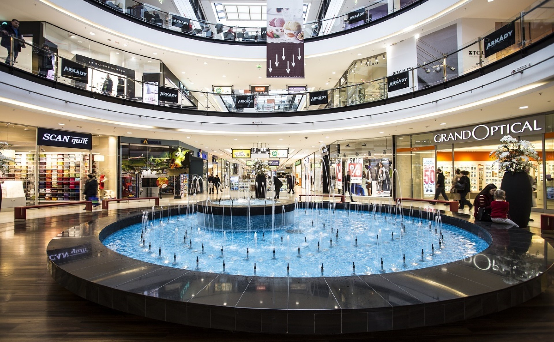 Pronájem stánku v OC Arkády Panrkác Praha 4