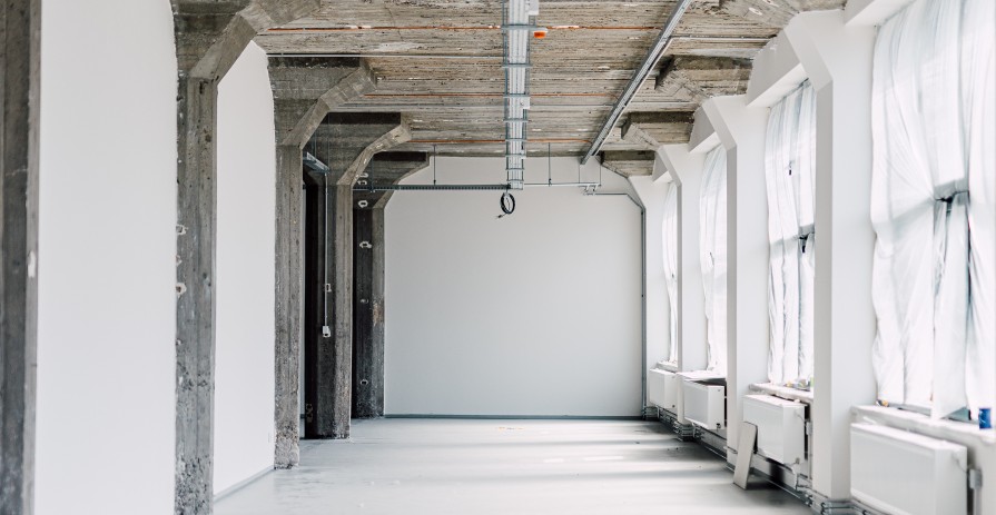 Pragovka - industriální kanceláře k pronájmu od 210 m2, metro Kolbenova