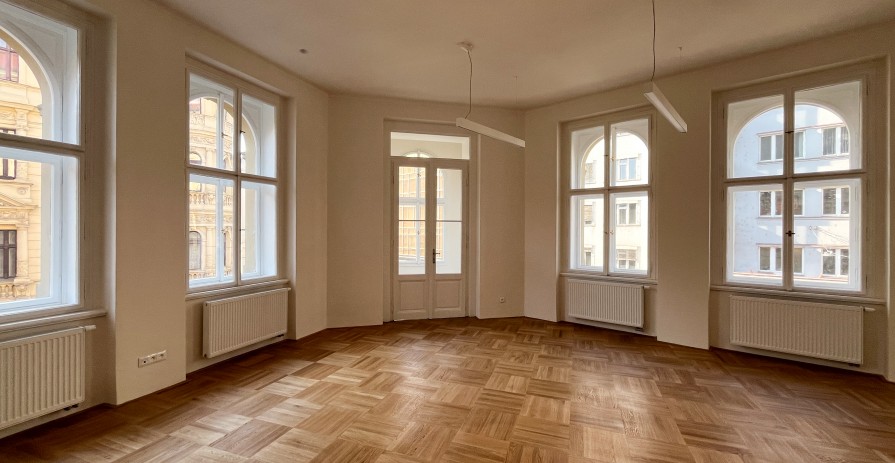 Klimentská - pronájem světlých a elegantních kanceláří v centru Prahy