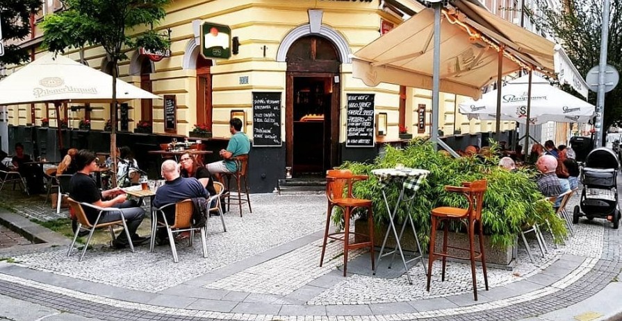 Rohový prostor pro restauraci 210 m2 k pronájmu Záhřebská 14, Vinohrady, Q3 2027