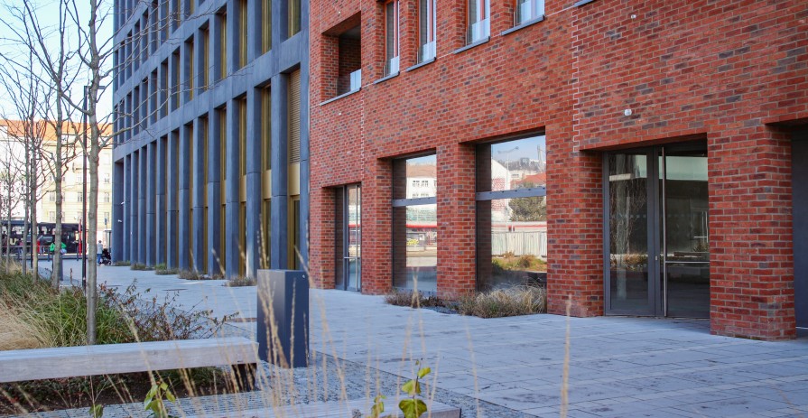 Prostor pro restauraci k pronájmu na pěším boulevardu čtvrti Smíchov City