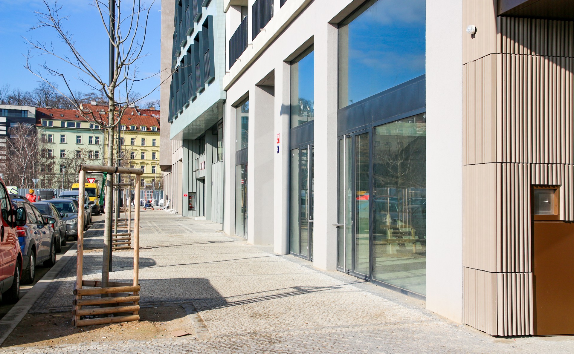 mezonetový obchodní prostor k pronájmu Smíchov City