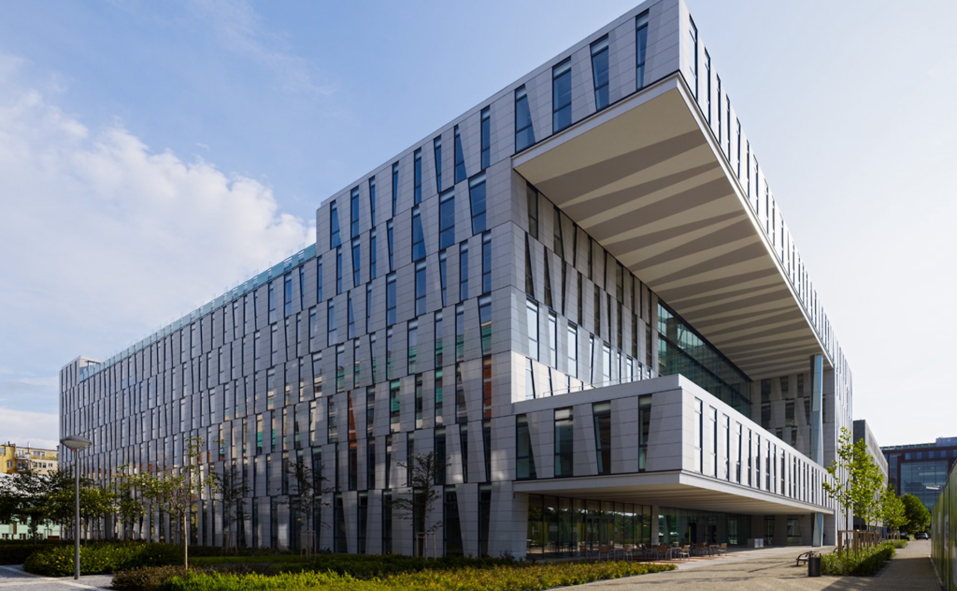 Pronájem kanceláří v karlíně praha 8