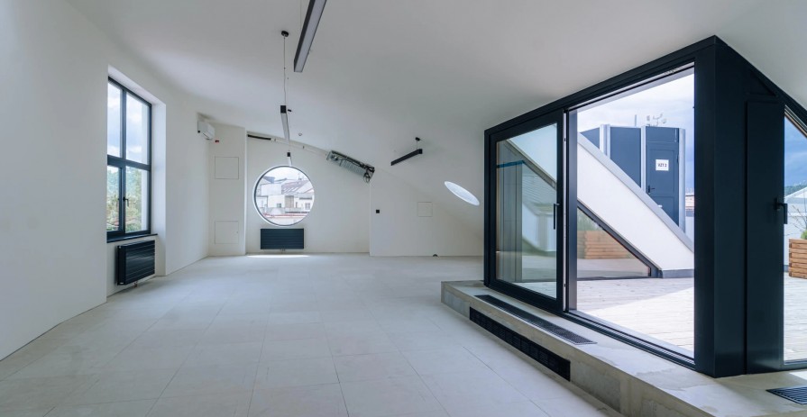 VN62: Office Space for Rent on Wenceslas Square, Prague 1, 2,100 m²