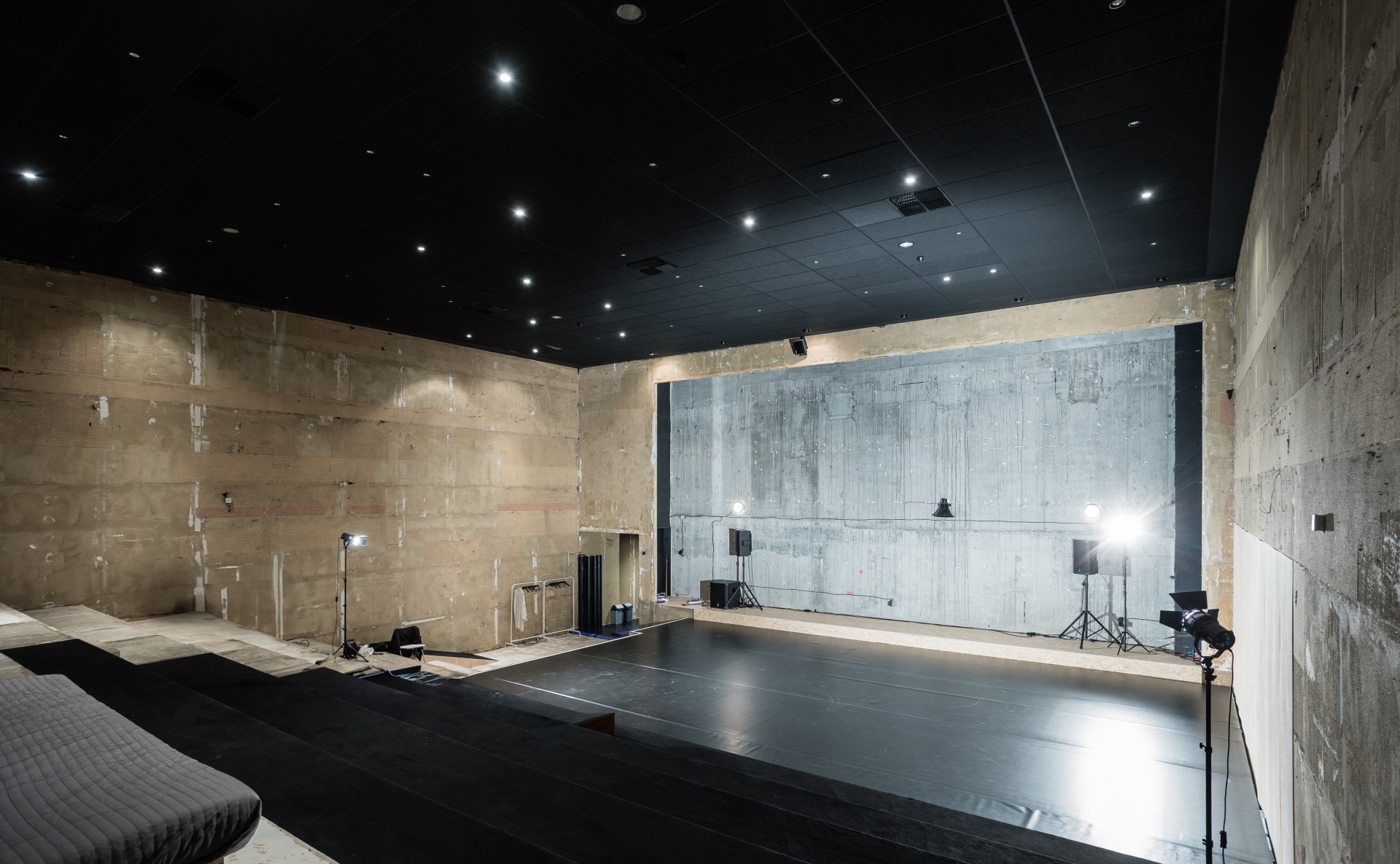 Multifunkční taneční sál v bývalém kinosále pro kreativní eventy