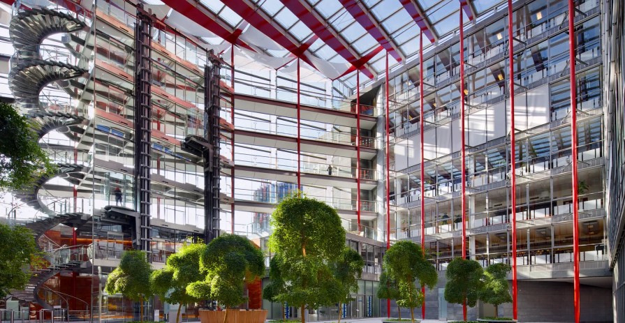 Nile House: Modern office rental in Riverside Karlín