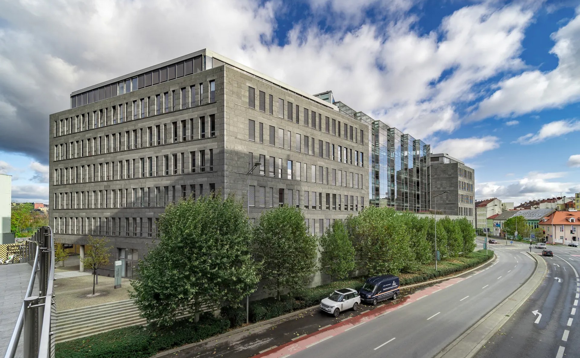 Pronájem kanceláří Nile House Praha 8