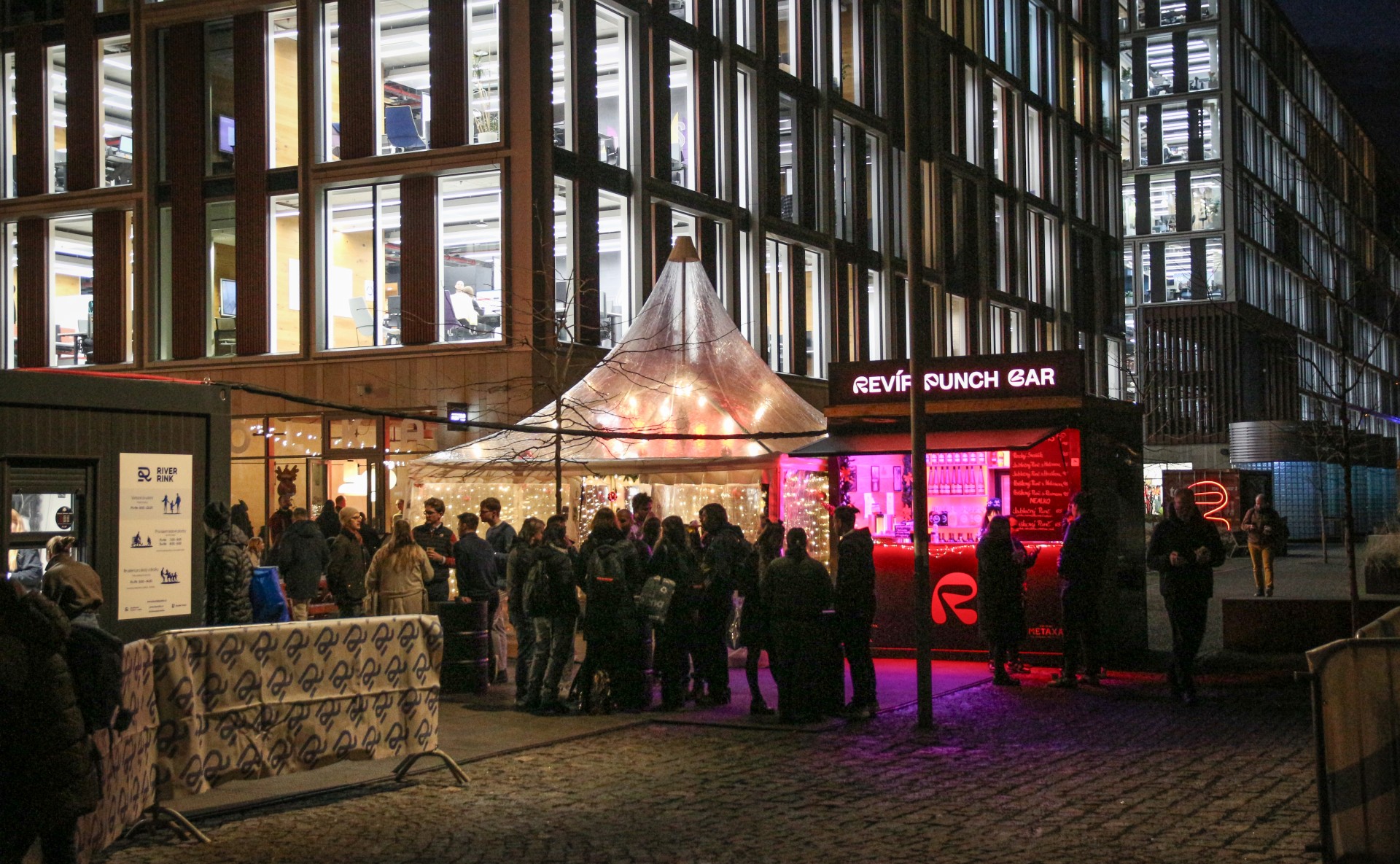 Heated Après-Skate Tent for Corporate Events
