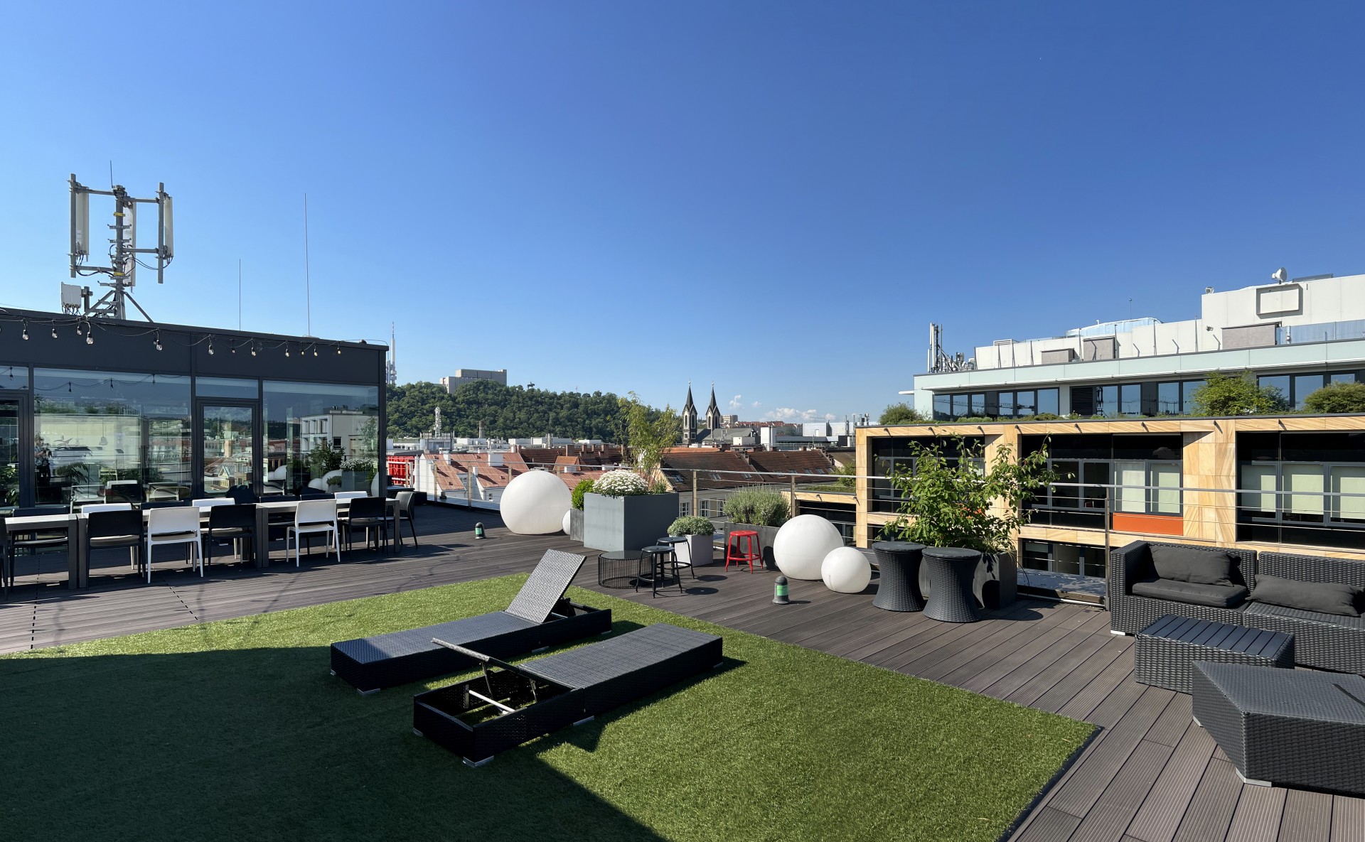 Office Space for Rent – River Garden II & III, Karlín, Prague 8