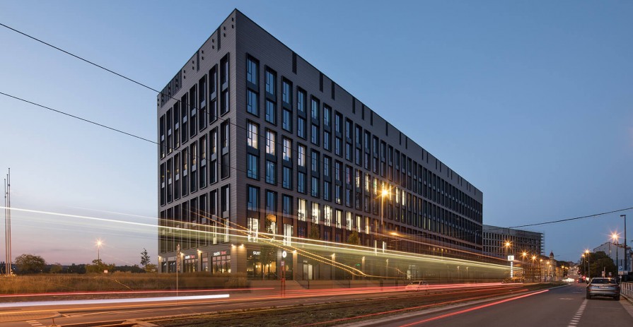 Rustonka 2: Modern Office Space for Lease in Karlín