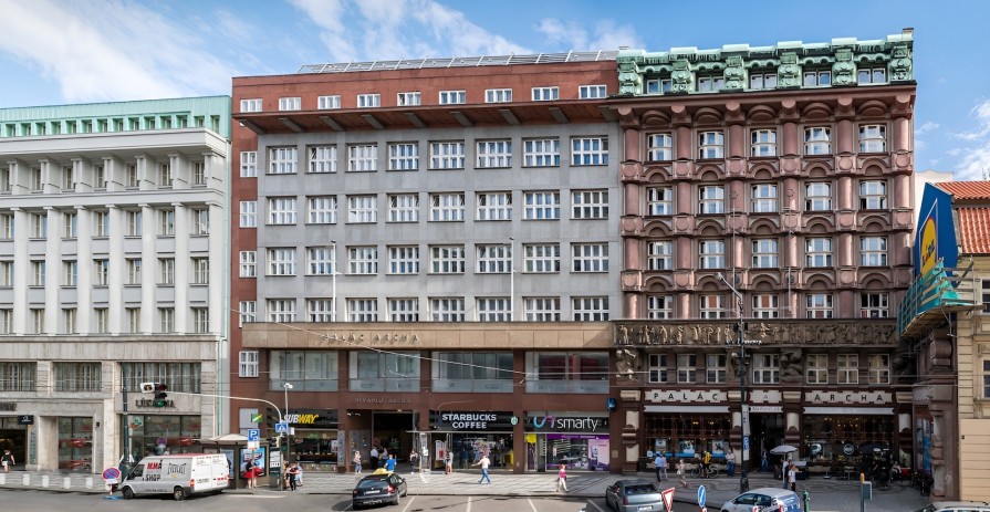 Pronájem vybavené obchodní jednotky / kanceláře v Paláci Archa