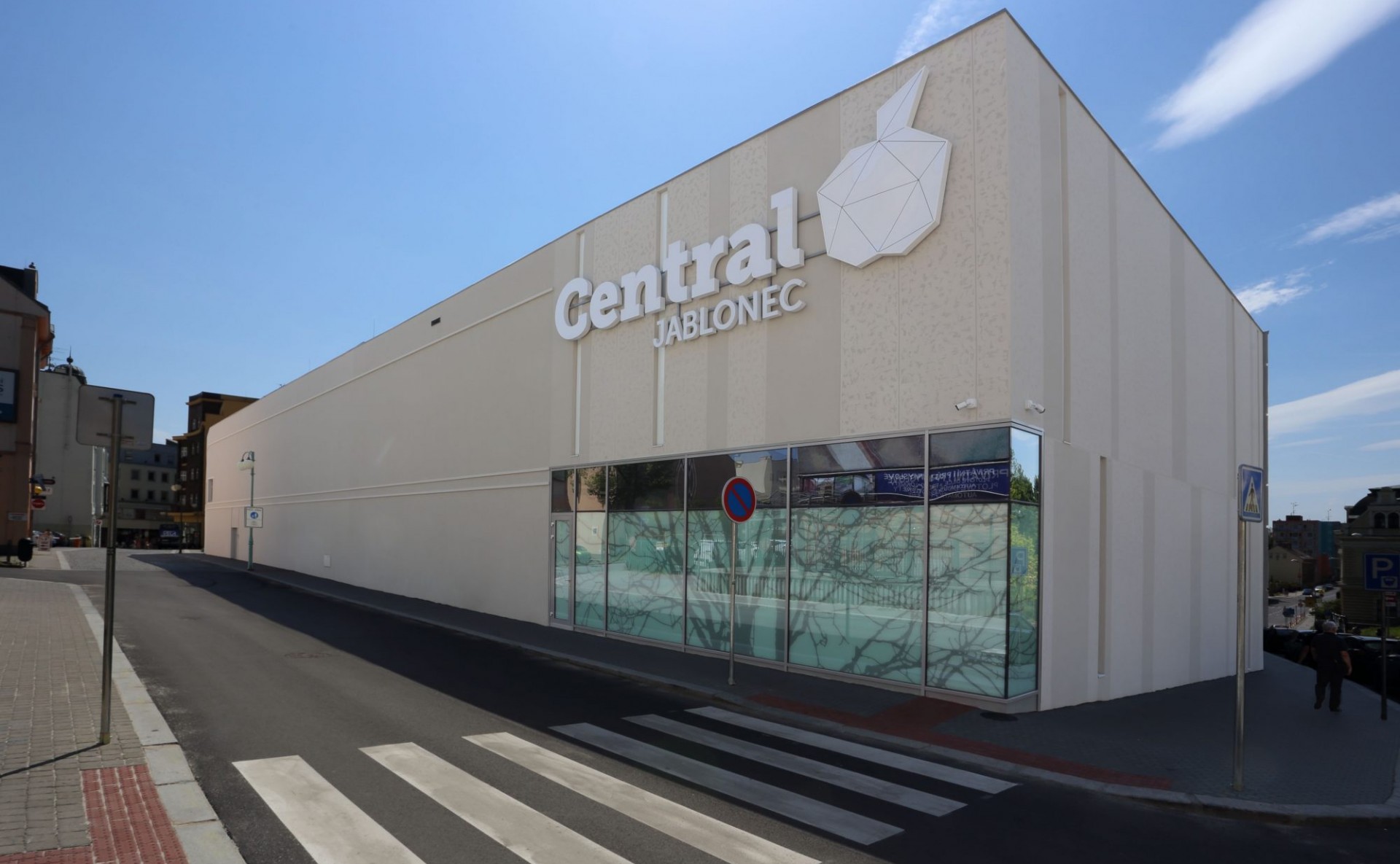 Pronajměte si atraktivní obchodní prostor pro stánek v OC Central JABLONEC