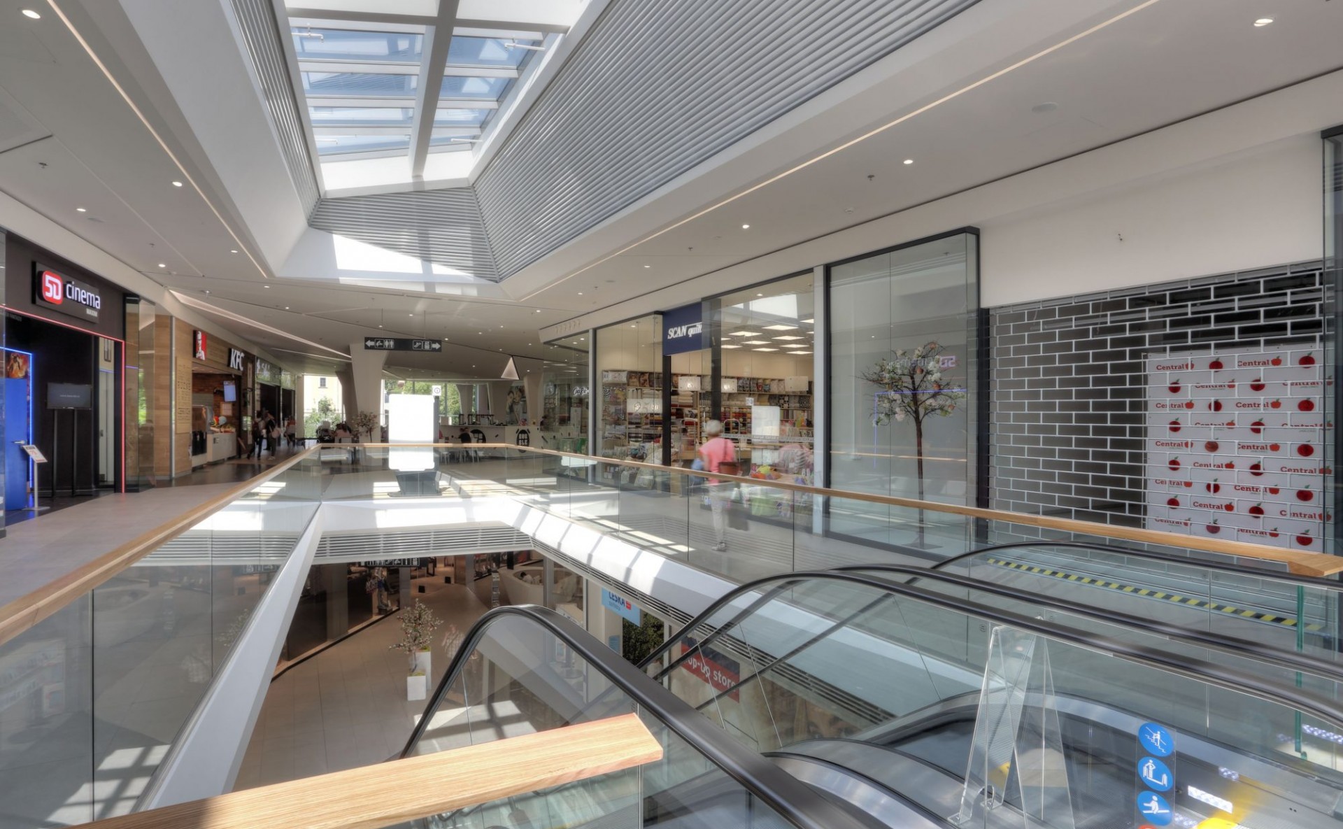 Pronajměte si atraktivní obchodní prostor pro stánek v OC Central JABLONEC
