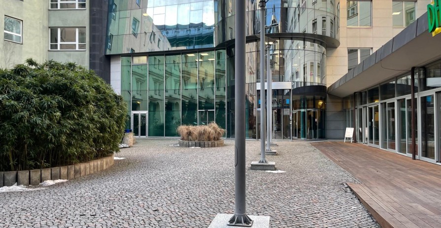 Vybavený obchodní prostor/ kanceláře 127 m2 v Paláci Archa