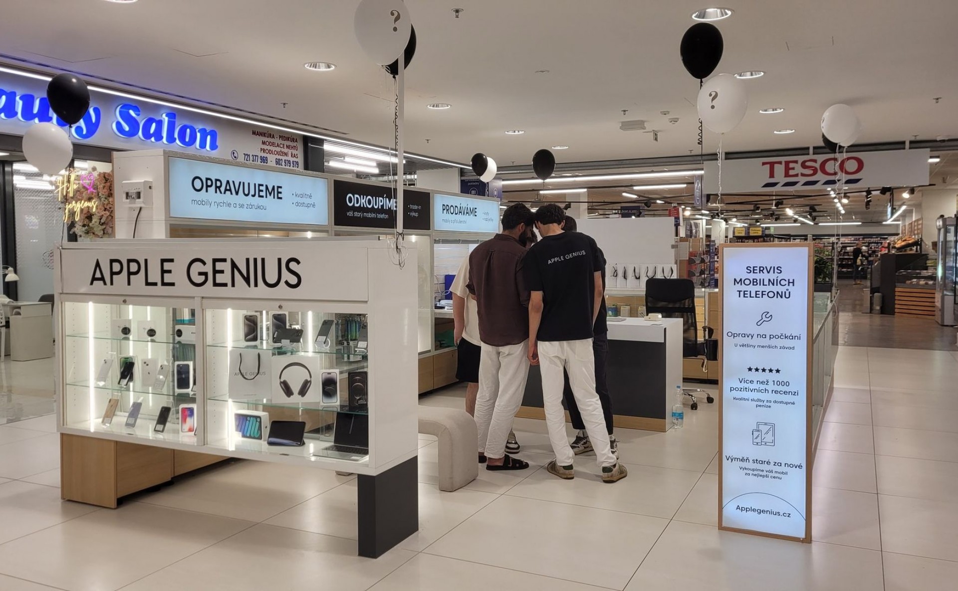 Pronájem obchodních prostor / prostor pro stánek OC Luka Living Praha 8