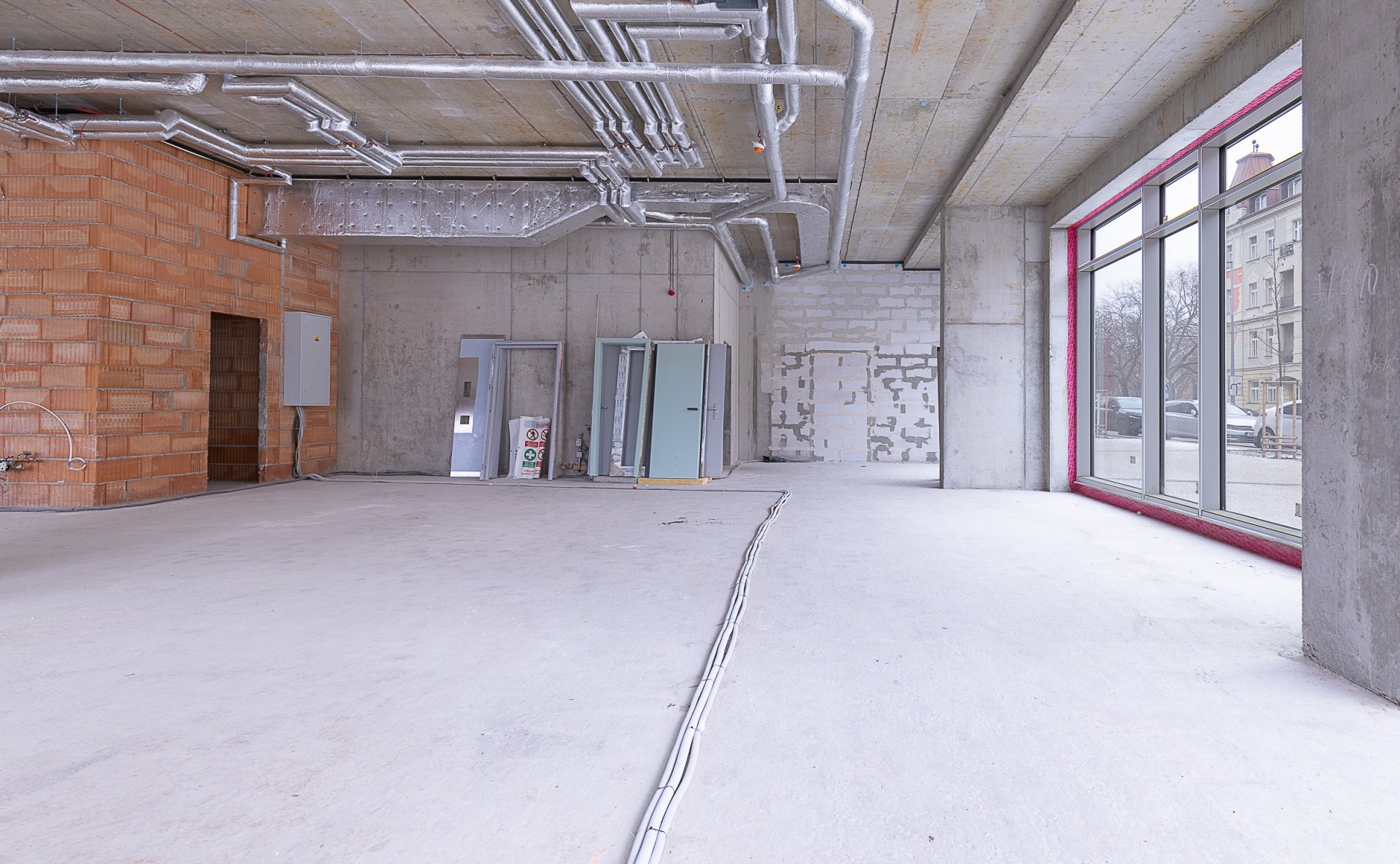 Retail space for Rent in Block Karlin Prague 8