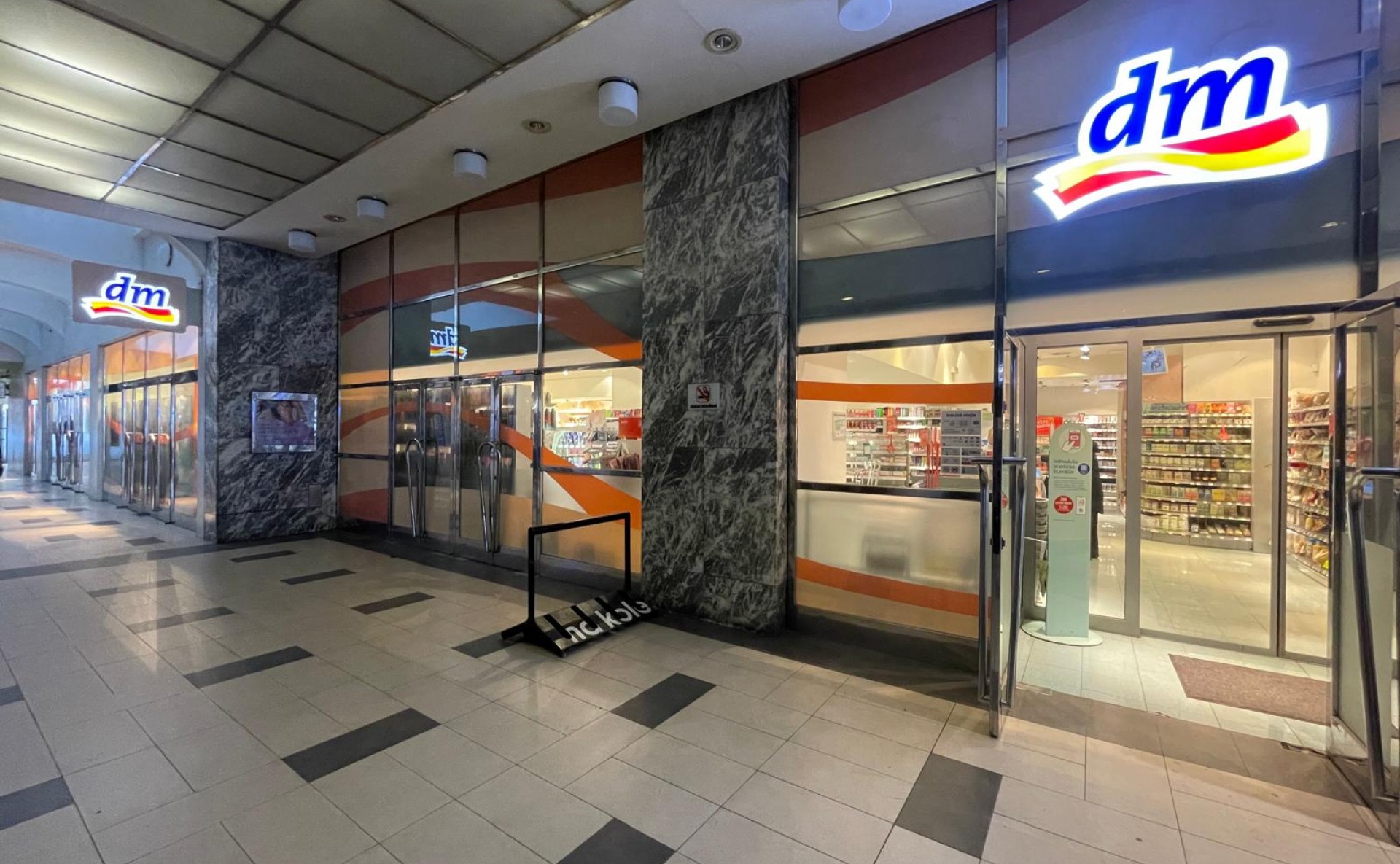 Pronájem obchodní jednotky Palác Archa Na Poříčí Praha 1