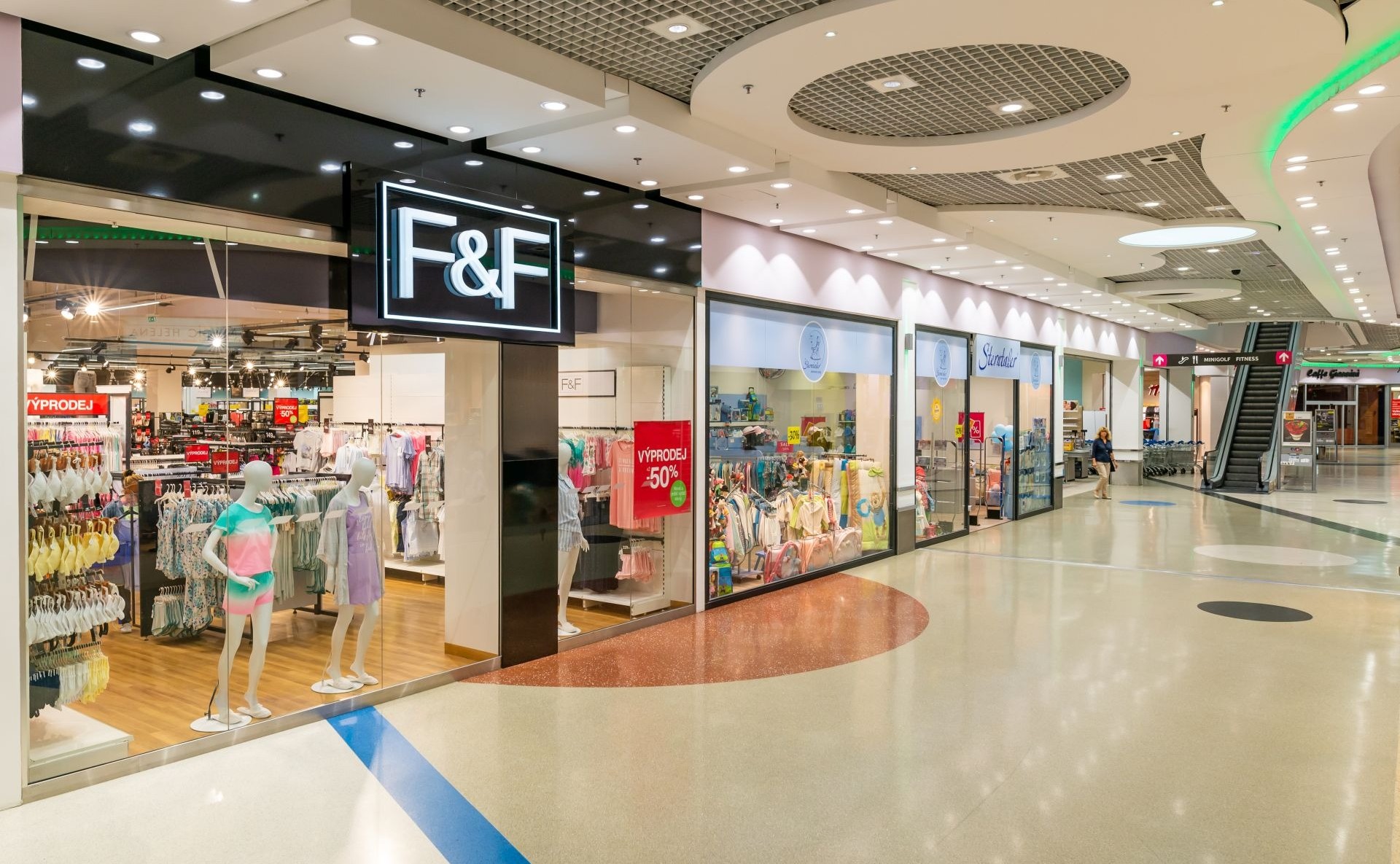 Lease of Retail Unit or Kiosk – OC Eden, Prague 10