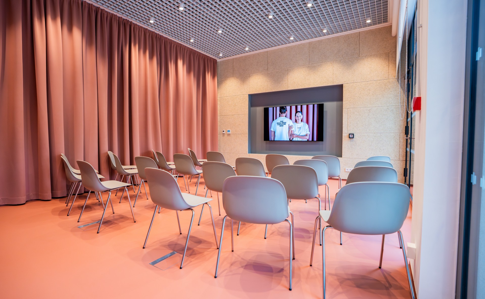 Design multifunctional space for rent in Prague