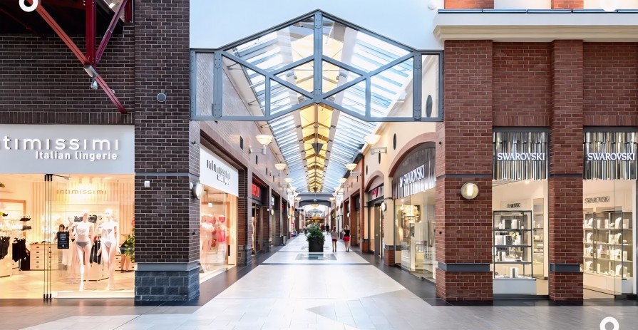 Lease of retail space or a booth location in the Olympia Plzeň shopping centre.