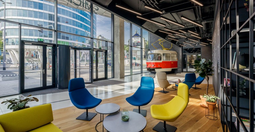 SmíchOff: Pronájem moderních kanceláří v prestižní budově na Smíchově