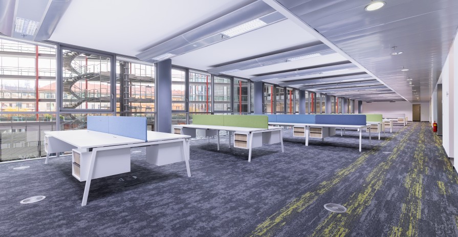 Nile House: Modern office rental in Riverside Karlín