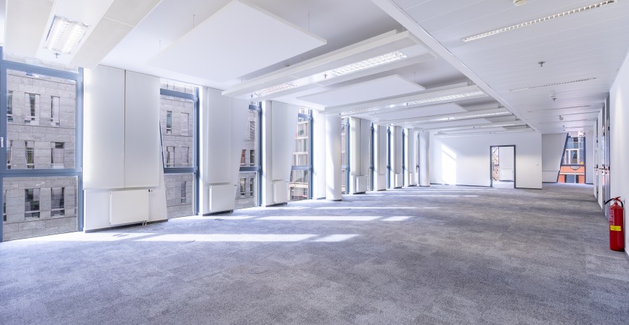 Amazon Court: Kanceláře k pronájmu v Karlíně