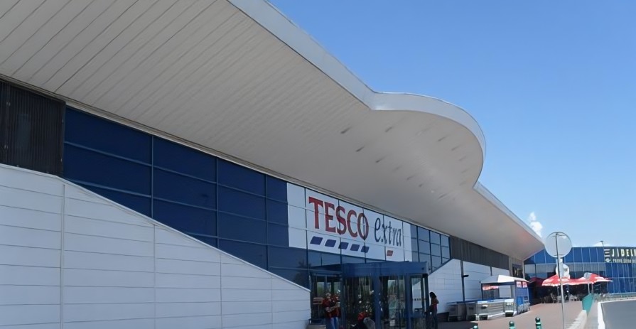 Lease of a retail unit or kiosk space in the Borská Pole shopping centre.