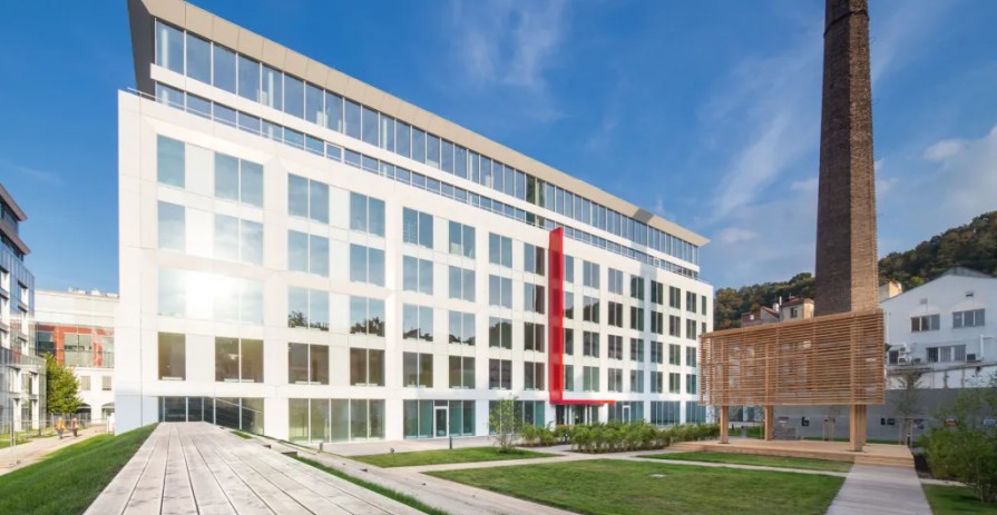 Corso Court: Modern Office Space for Lease in the Heart of Karlín