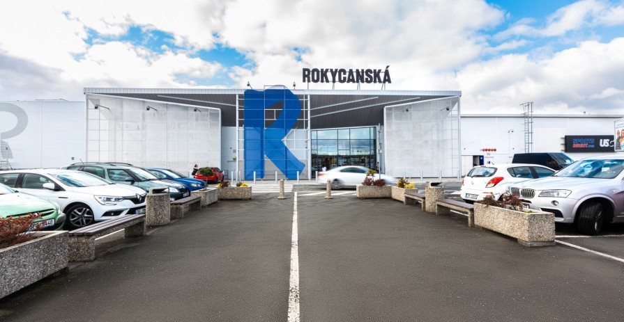 Rental of a retail unit or kiosk space in the Rokycanská Shopping Centre