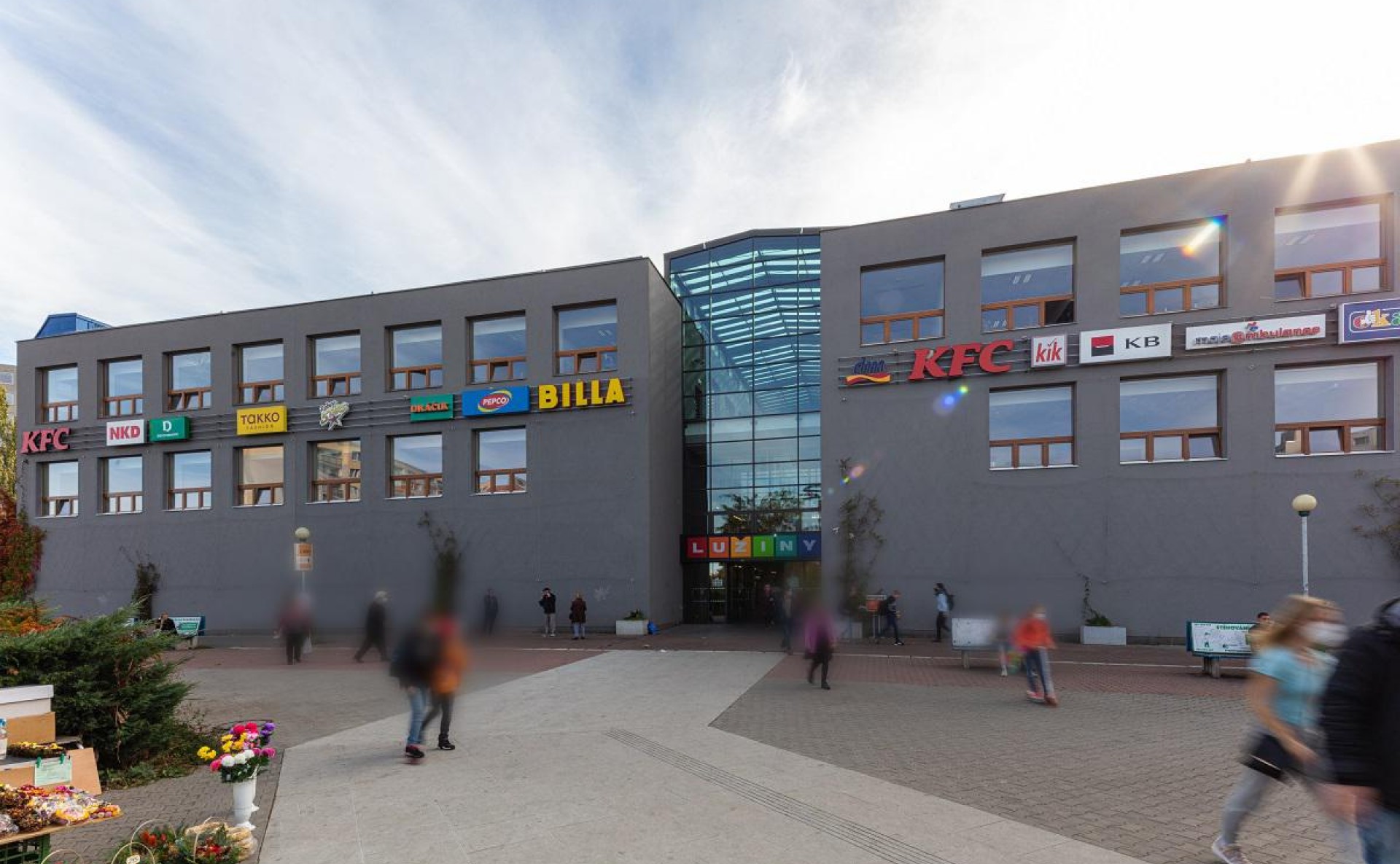 Lease of a Retail Spot / Kiosk – OC Lužiny, Prague 13