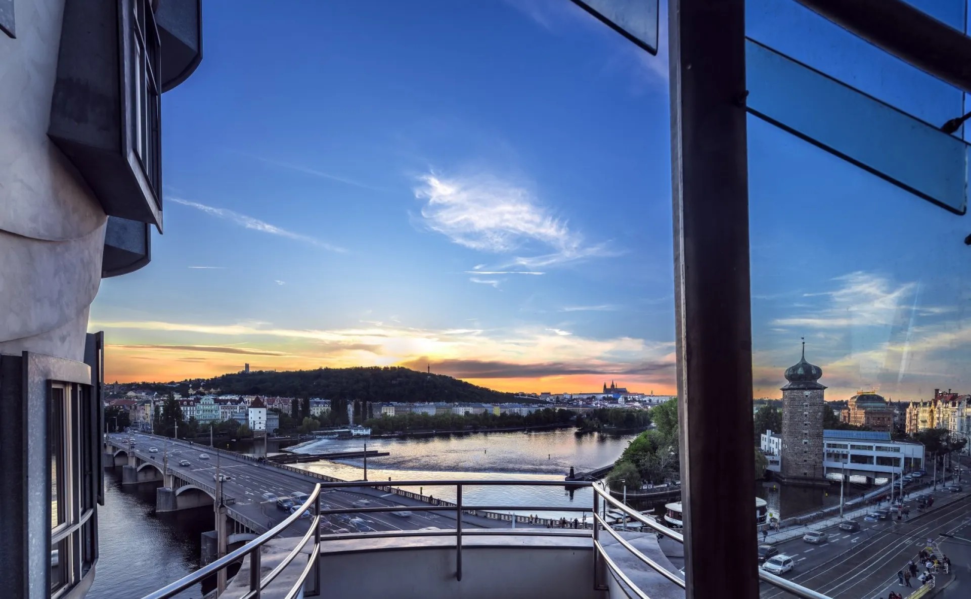 Dancing House office rental – an iconic building in Prague 1 by Dejsiprostor.