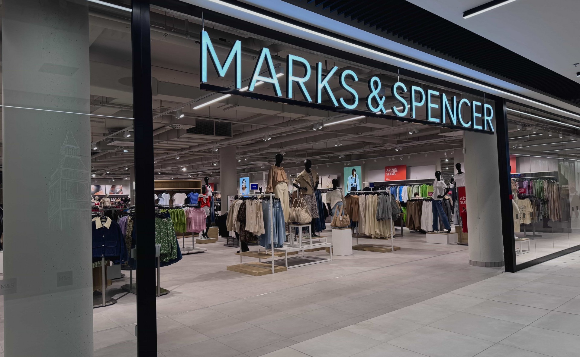 DOC Mercury České Budějovice pronájem obchodní místo / stánek Dejsiprostor