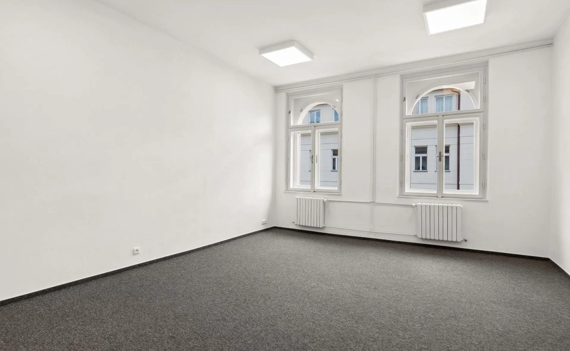 Pronájem kanceláří Praha 2 Blanicka Dejsiprostor