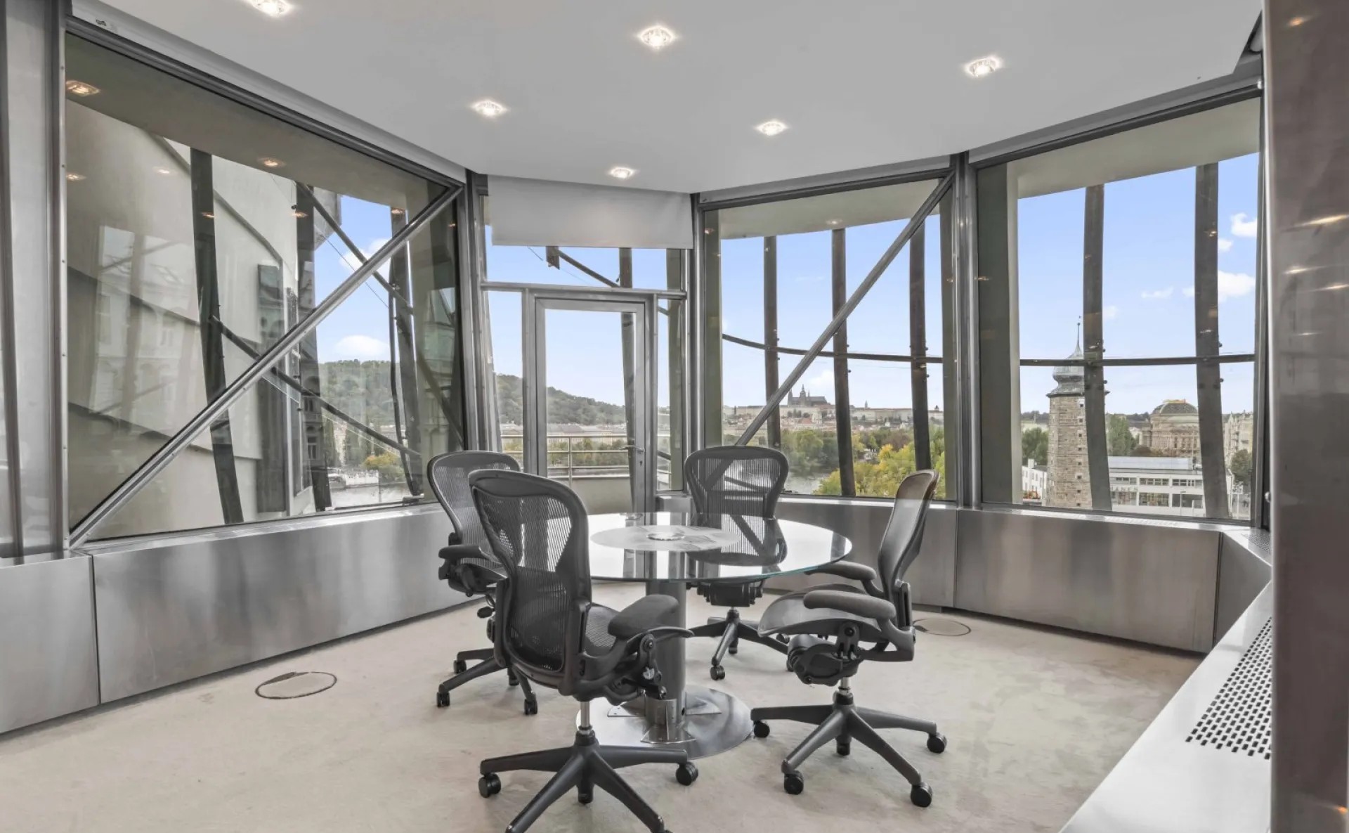 Dancing House office rental – an iconic building in Prague 1 by Dejsiprostor.