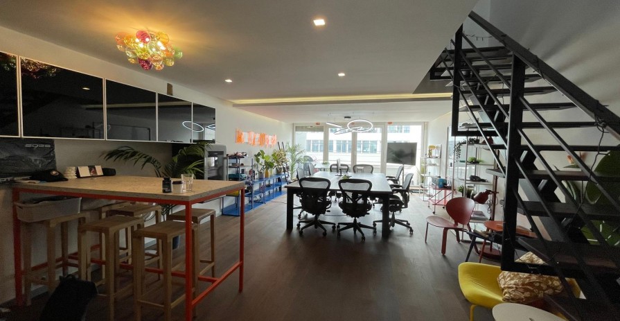 Lease of a 175 m² Atypical Office Space with Terraces in the Heart of Karlín