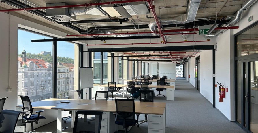 BLOCK Karlín: Exkluzivní příležitost podnájmu kanceláří v nové kancelářské budově v Karlíně