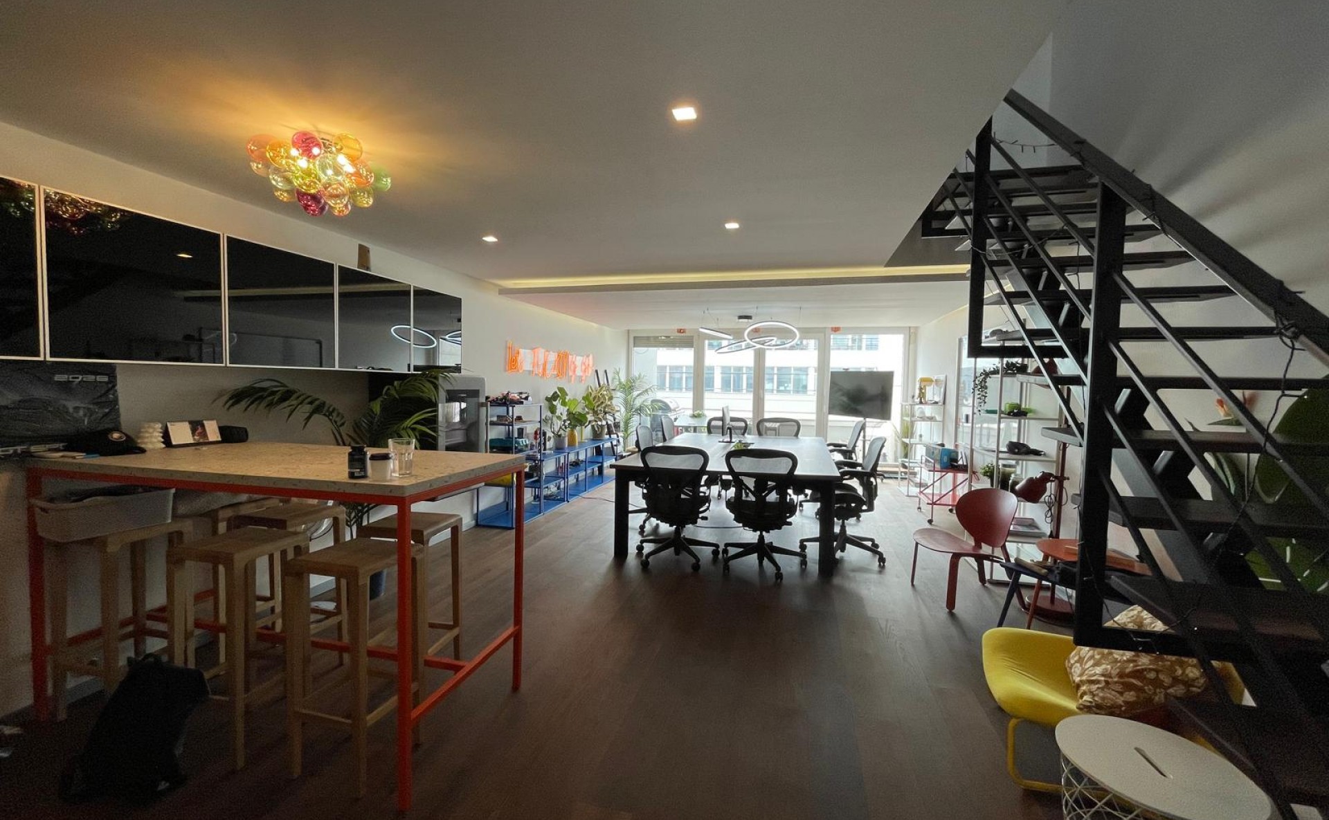 Atypická kancelář podnájem Praha 8 Karlín Dejsiprostor